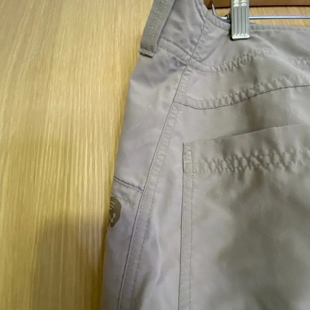Mountain Hardwear Mens 36 Hiking Shorts Tan Nylon Cargo Outdoor Trekking